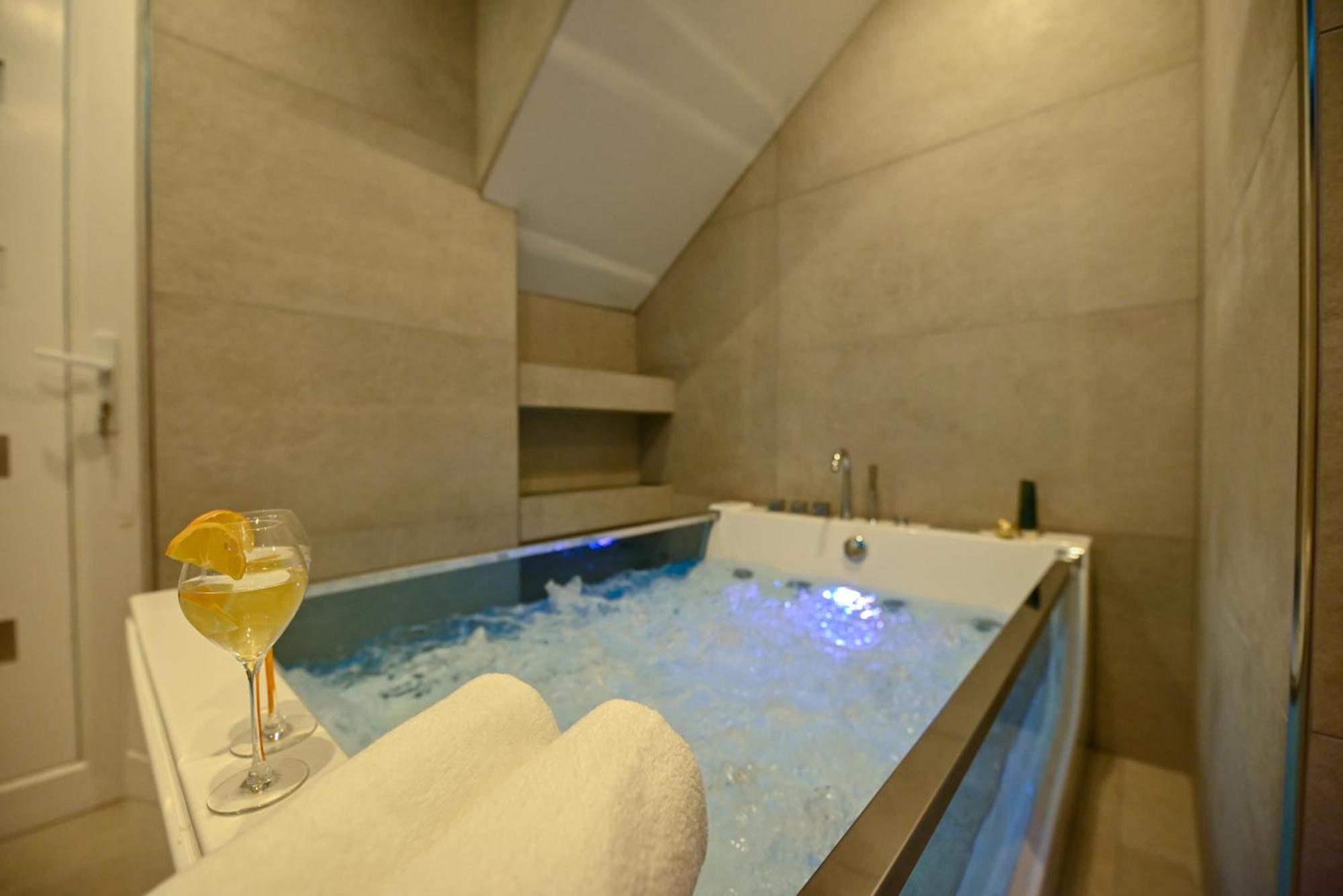 Luxury Apartment With Garden Jacuzzi And Wellness Trogir Exterior foto